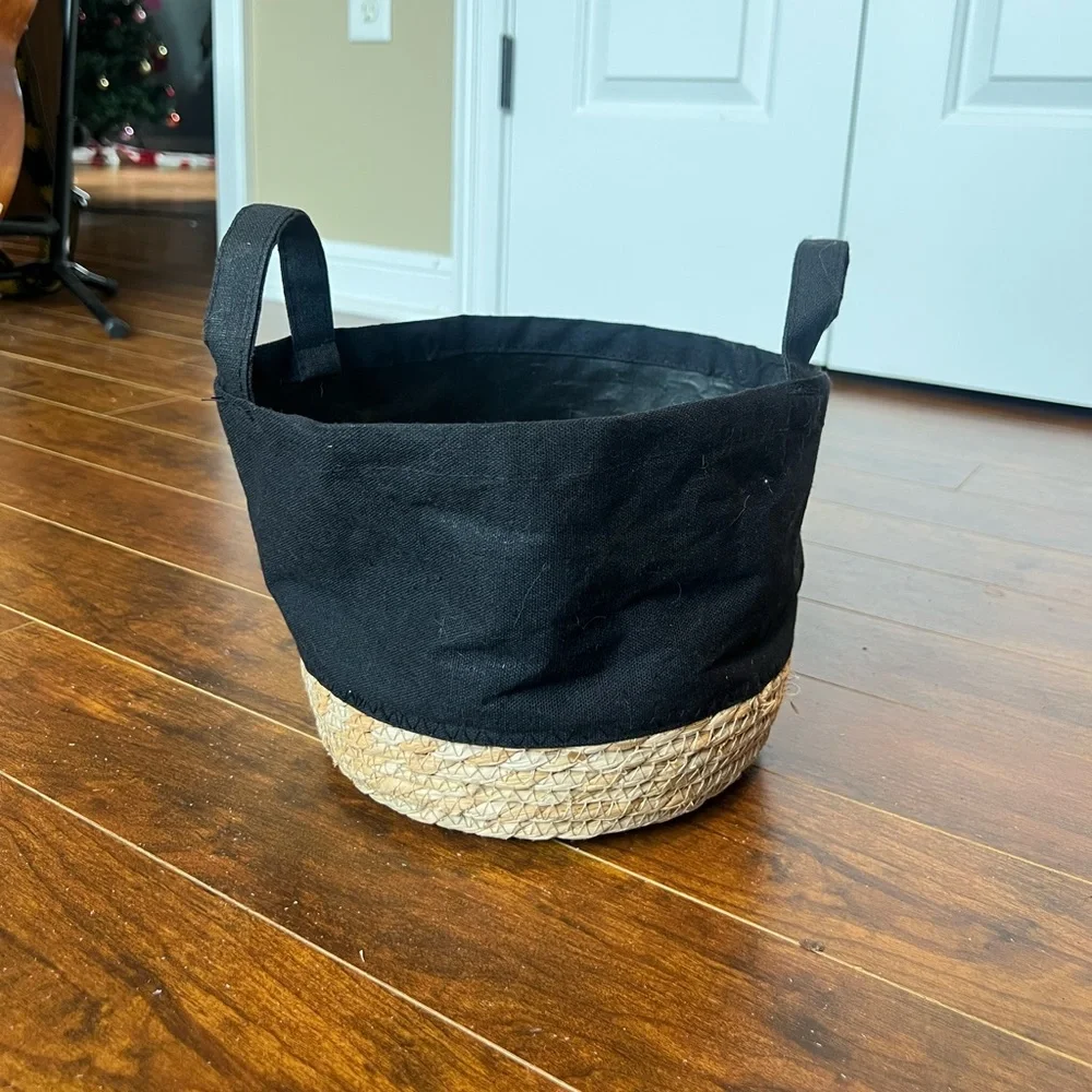 Black & tan gift basket